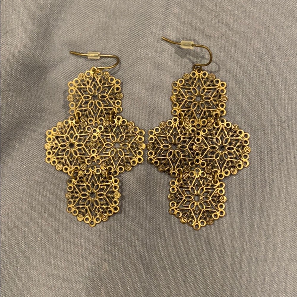 My favorite gold colored dangle earrings!